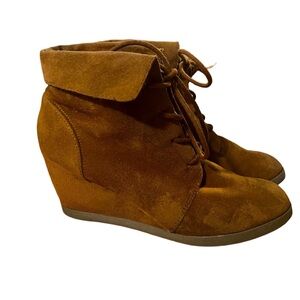 Madden Girl Brown Suede Platform Booties Size 6